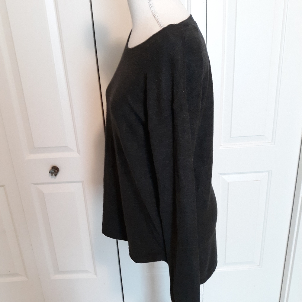 Felina Crew Neck Top Charcoal Gray Size medium. - Picture 4 of 13